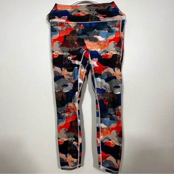 Fabletics work out set - Picture 2 of 8